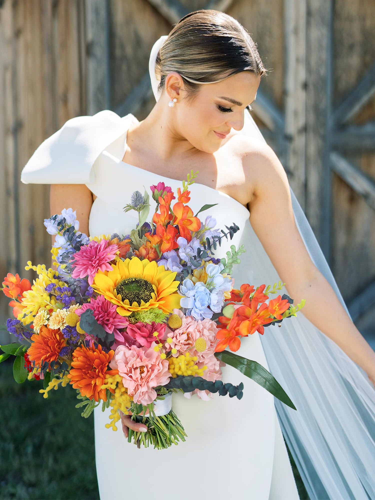 22 Zoll breiter Brautstrauß mit Sonnenblumen und Wildblumen