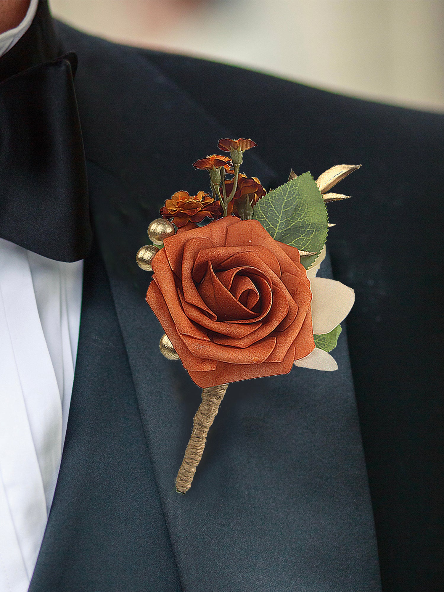 Conjunto de ramillete y boutonniere naranja quemado