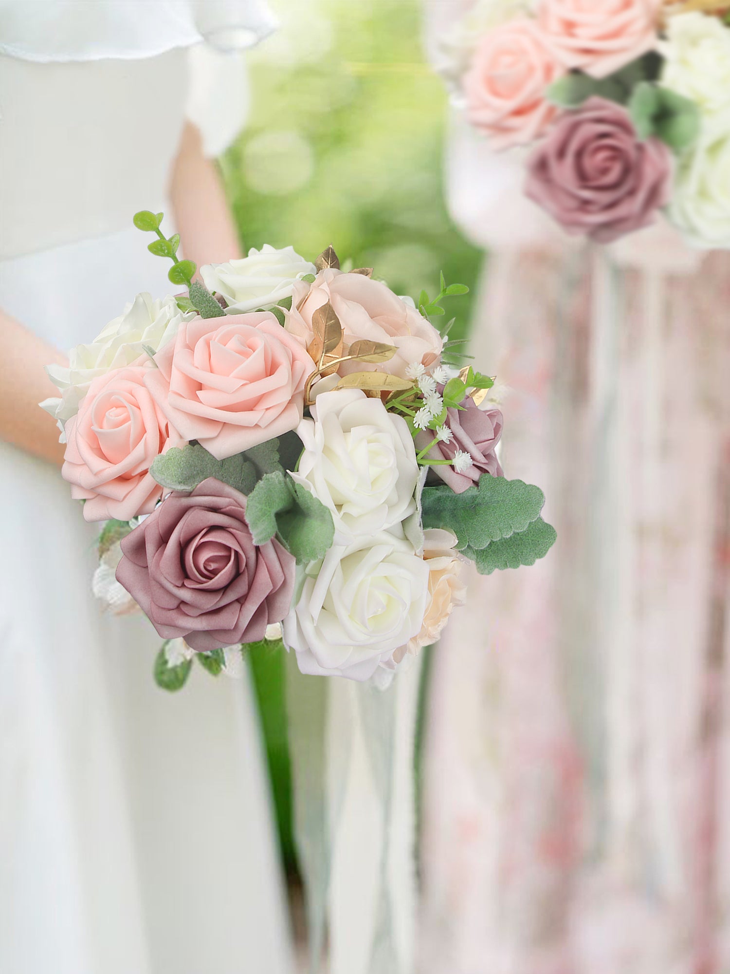 Ramo de dama de honor blanco y rosa polvoriento de 9 pulgadas de ancho